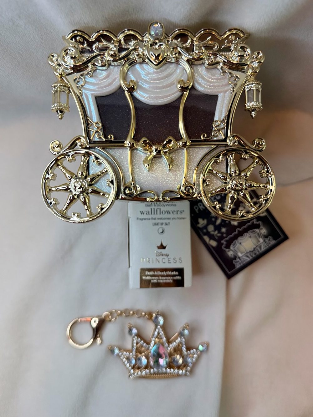 Bath & Body Works Disney Cinderella Carriage Projector Wallflower + Crown Charm⁠